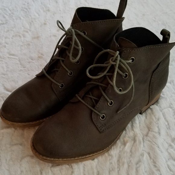 Diba True Leather Booties - Picture 2 of 8